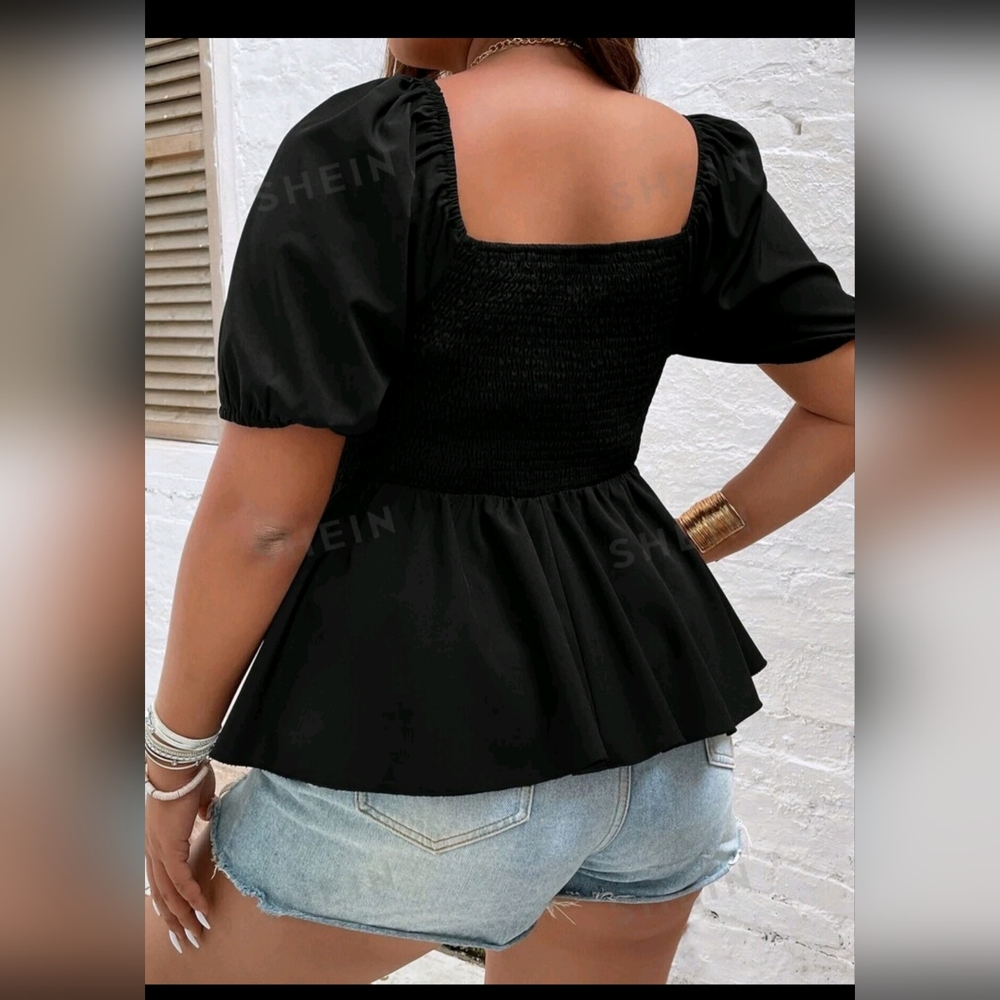 Black Sweetheart Neckline Top - Picture 2 of 3